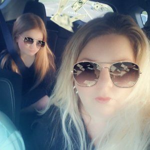 Meet your Posher, Whitney